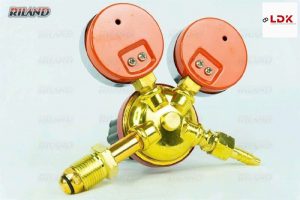 Lắp đặt đồng hồ điều áp khí Gas Riland vào bình khí