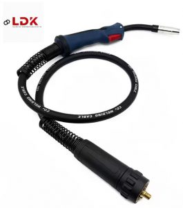 Thợ su dung mo han MIG 15AK keo sat hop